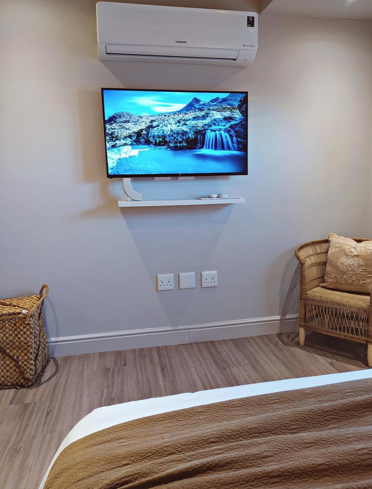 Apartment At Hermanus Waterfront Экстерьер фото