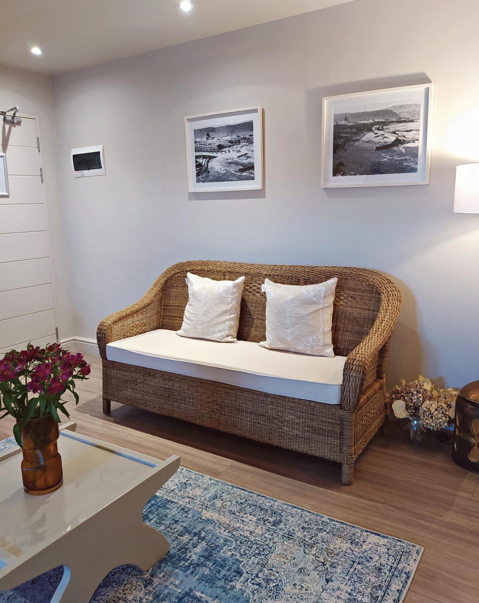 Apartment At Hermanus Waterfront Экстерьер фото